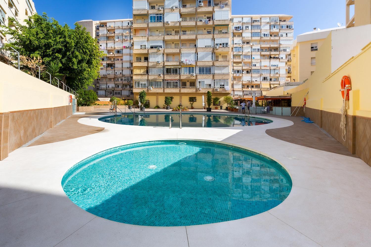 Ver1 - Terraza - 1 Dorm - Wifi - Centro A 100 Metros - Playa A 600 Metros Torremolinos Eksteriør bilde